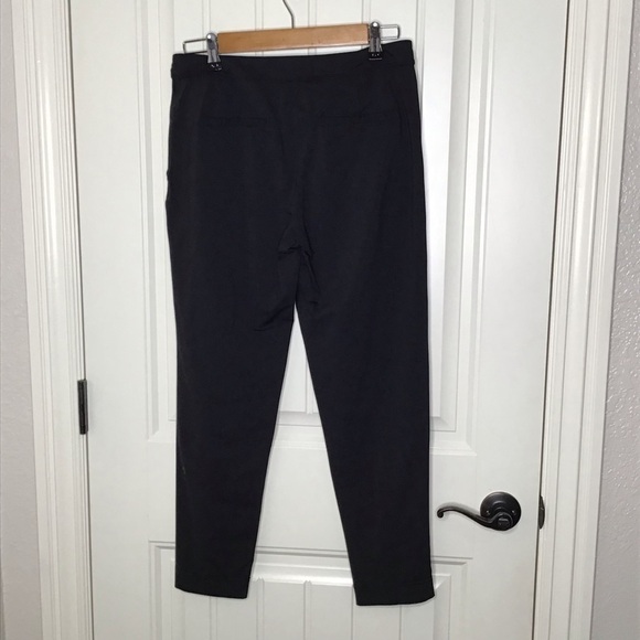 Lululemon Jet Pant in Black. - Picture 9 of 11